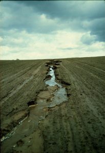 عوامل فرسایش خاک